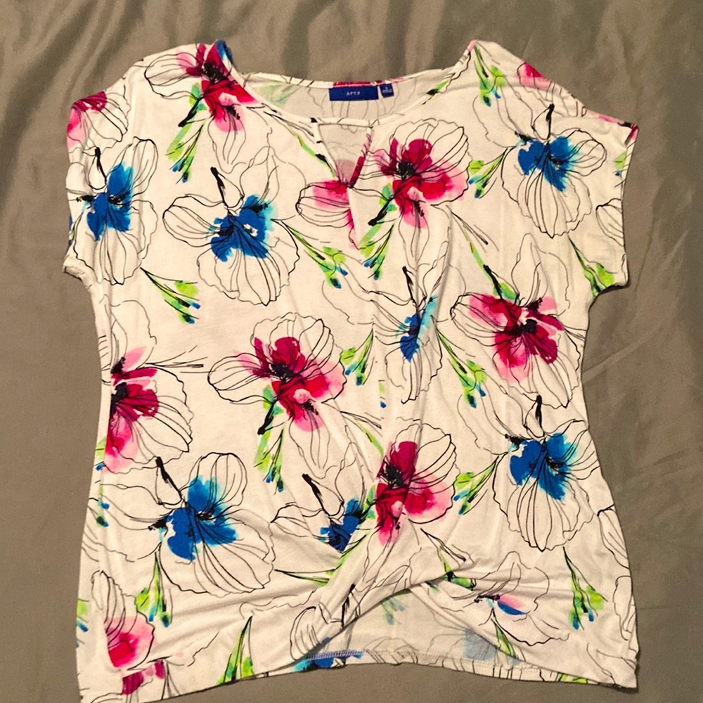 Women’s Apt. 9 Very Short Sleeve Shirt